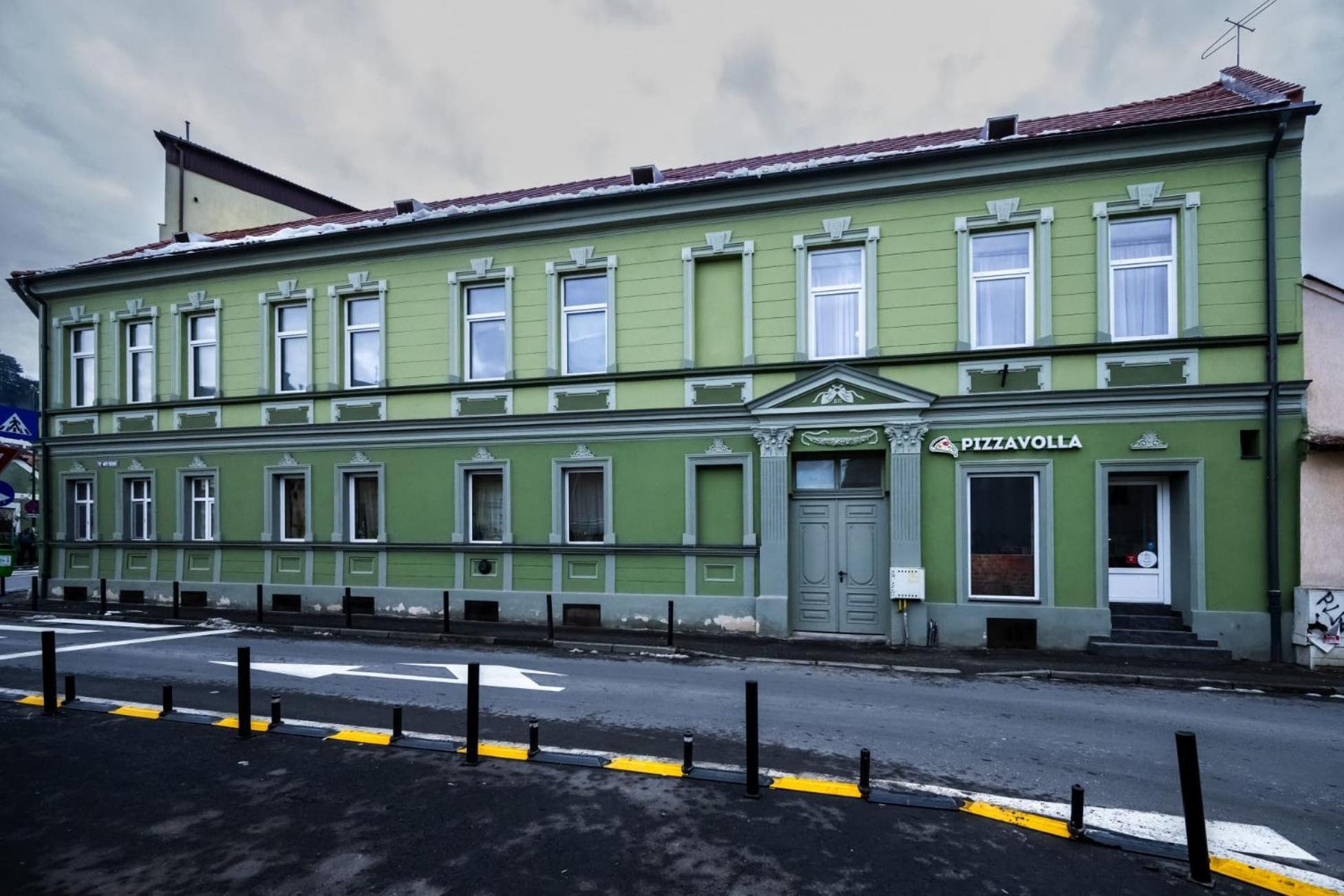 Готель Casa Basarab Брашов Екстер'єр фото